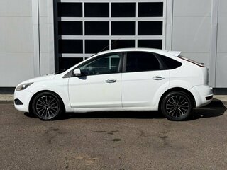 2010 Ford Focus II Рестайлинг, белый, 426000 рублей, вид 2
