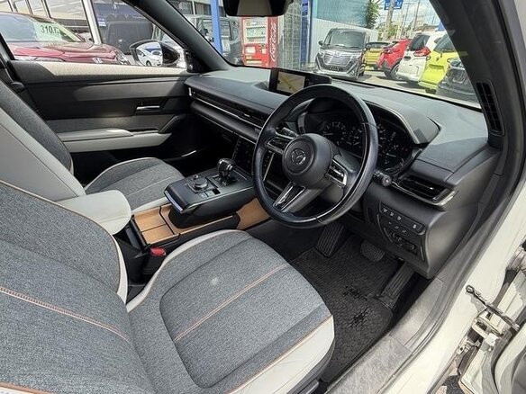 2022 Mazda MX-30 I, белый, 3300000 рублей - вид 13
