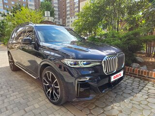 2021 BMW X7 40d I (G07), чёрный, 10300000 рублей, вид 5