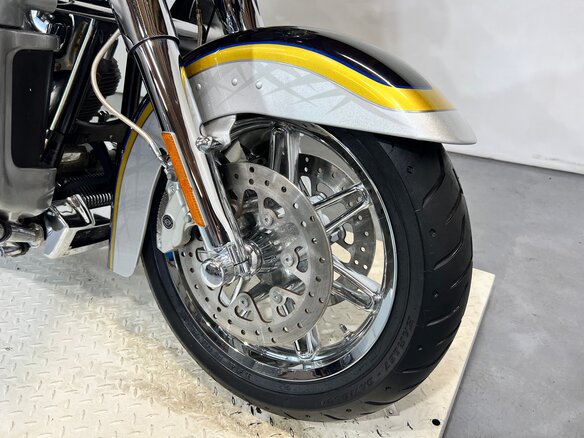 2012 Harley-Davidson Electra Glide, серебристый, 980000 рублей - вид 8