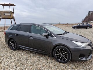 2018 Toyota Avensis III Рестайлинг 2, серый, 1990000 рублей, вид 2