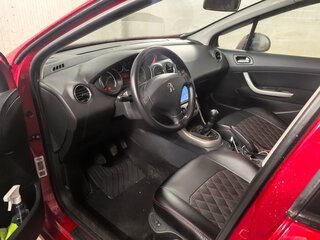 2011 Peugeot 308 I Рестайлинг, красный, 400000 рублей, вид 5