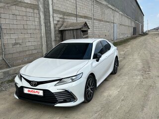 2019 Toyota Camry VIII (XV70), белый, 1870000 рублей, вид 4