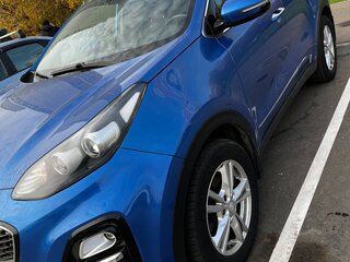 2018 Kia Sportage IV Рестайлинг, синий, 1670000 рублей, вид 3