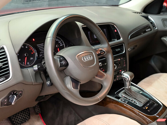 2013 Audi Q5 I (8R) Рестайлинг, красный, 1700000 рублей - вид 17