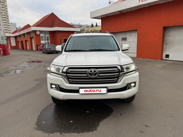 2015 Toyota Land Cruiser 200 Series Рестайлинг 2, белый, 5750000 рублей - вид 7