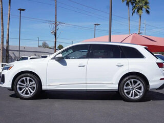 2025 Audi Q7 45 TFSI II (4M) Рестайлинг 2, белый, 7043504 рублей, вид 3