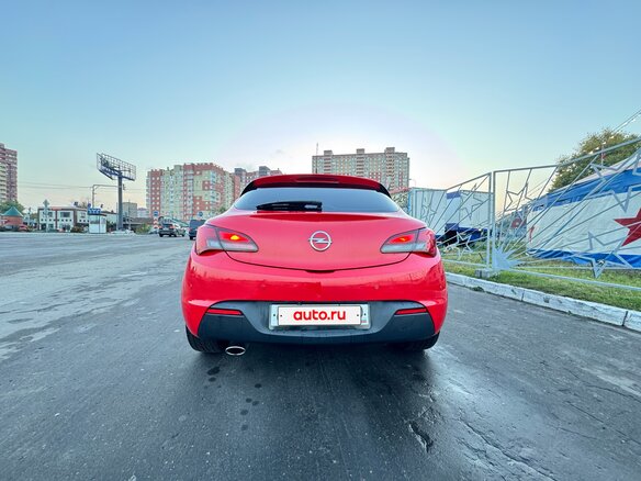 2012 Opel Astra GTC J Рестайлинг, красный, 920000 рублей - вид 4