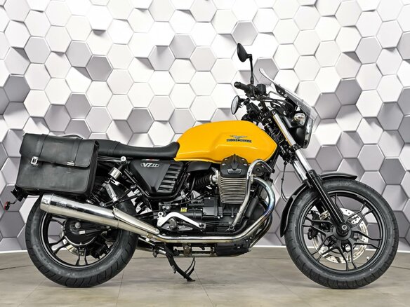 2016 Moto Guzzi V 7, жёлтый, 555000 рублей - вид 2