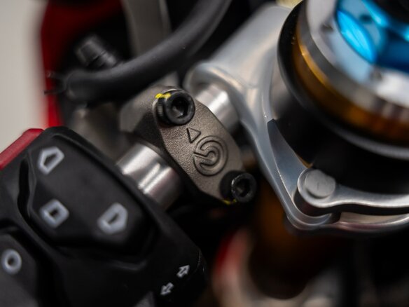 2024 Ducati Panigale V4, красный, 5299000 рублей - вид 15