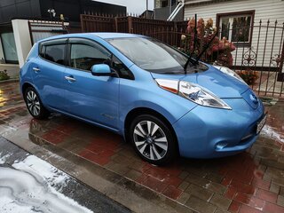 2014 Nissan Leaf (EM57) I (ZE0/AZE0), синий, 1200000 рублей, вид 4