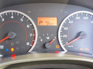 2013 Toyota Wish II Рестайлинг, белый, 1750000 рублей, вид 5