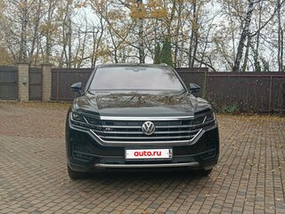 2018 Volkswagen Touareg III, чёрный, 5200000 рублей, вид 2