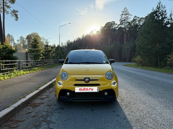 2019 Abarth 595 I Рестайлинг, жёлтый, 2199000 рублей - вид 3
