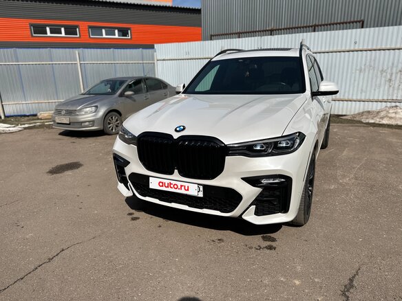 2019 BMW X7 40i I (G07), белый, 6800000 рублей - вид 5