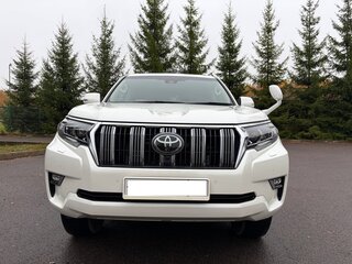 2018 Toyota Land Cruiser Prado 150 Series Рестайлинг 2, белый, 4830000 рублей, вид 4