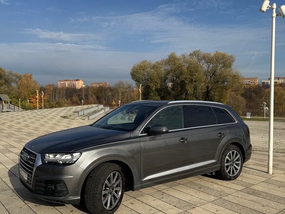 2018 Audi Q7 II (4M), серый, 4000000 рублей - вид 2