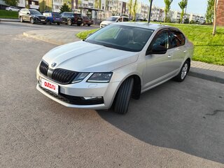 2017 Skoda Octavia III (A7) Рестайлинг, серебристый, 1950000 рублей, вид 1