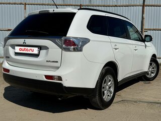 2012 Mitsubishi Outlander III, белый, 1300000 рублей, вид 3