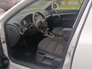 2012 Skoda Octavia II (A5) Рестайлинг, белый, 720000 рублей, вид 5