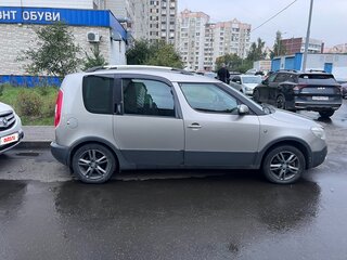 2011 Skoda Roomster Scout I Рестайлинг, серый, 530000 рублей, вид 4
