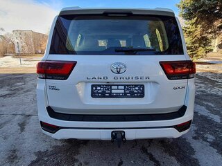 2022 Toyota Land Cruiser 300 Series, белый, 13000000 рублей, вид 3