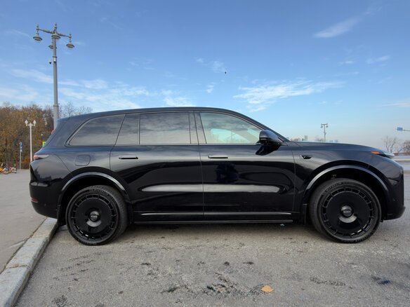 2023 Li Auto (Lixiang) L9 44.5 kWh I, чёрный, 8750000 рублей - вид 2