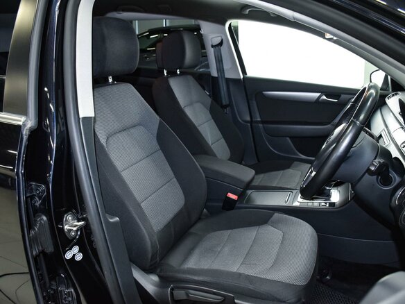 2013 Volkswagen Passat B7, чёрный, 1299000 рублей - вид 12