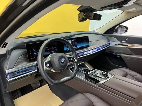 2024 BMW 7 серии 760i xDrive VII (G70), чёрный, 11150018 рублей - вид 8