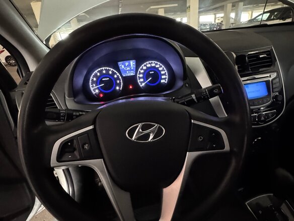 2013 Hyundai Solaris I, серебристый, 730000 рублей - вид 10