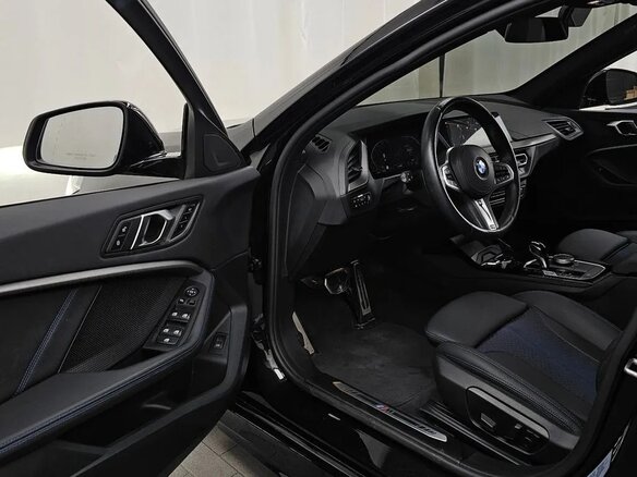 2022 BMW 1 серии 120i III (F40), чёрный, 4381237 рублей - вид 18