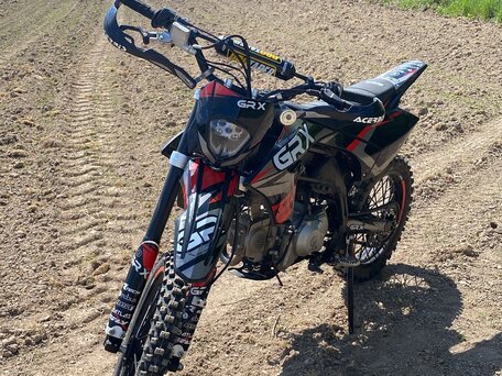 2023 GR GR-X, красный, 95000 рублей, вид 4