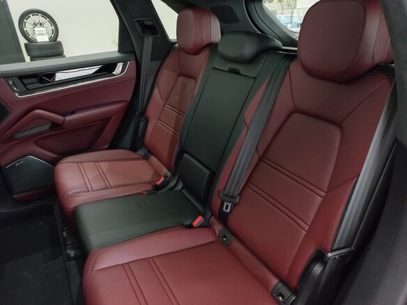 2026 Porsche Cayenne III Рестайлинг, чёрный, 21990000 рублей - вид 12