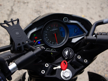 2023 Bajaj Pulsar NS 200, серебристый, 320000 рублей, вид 5