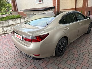 2016 Lexus ES 250 VI Рестайлинг, бежевый, 2700000 рублей, вид 4