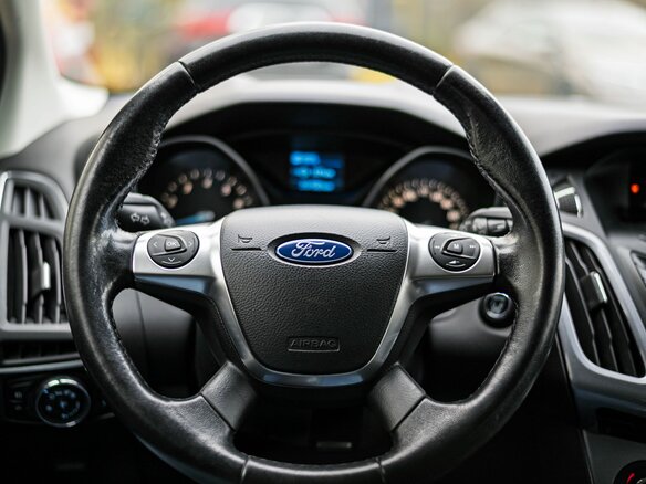 2014 Ford Focus III, синий, 759000 рублей - вид 5