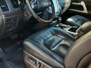 2018 Toyota Land Cruiser 200 Series Рестайлинг 2, чёрный, 6200000 рублей, вид 5