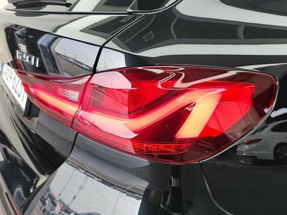 2022 BMW 1 серии 120i III (F40), чёрный, 4381237 рублей - вид 8