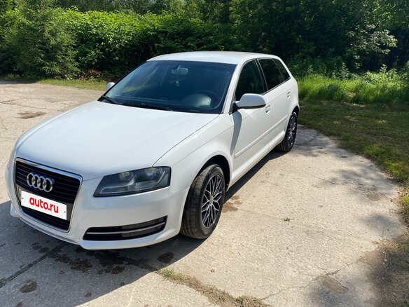 2011 Audi A3 II (8P) Рестайлинг 2, белый, 560000 рублей