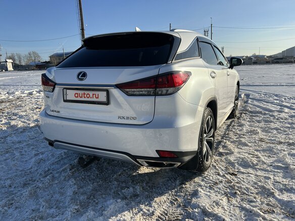 2019 Lexus RX 300 IV Рестайлинг, белый, 5500000 рублей - вид 4