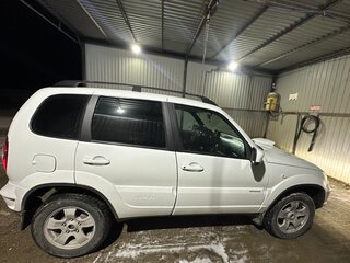 2013 Chevrolet Niva I Рестайлинг, белый, 600000 рублей, вид 4