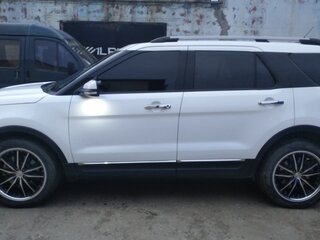 2014 Ford Explorer V, белый, 1700000 рублей, вид 3