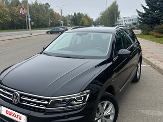 2017 Volkswagen Tiguan II, чёрный, 2250000 рублей, вид 1