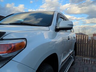 2014 Toyota Land Cruiser 200 Series Рестайлинг 1, белый, 5450000 рублей, вид 4