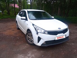 2020 Kia Rio IV Рестайлинг, белый, 1250000 рублей, вид 1
