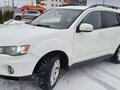 2011 Mitsubishi Outlander II Рестайлинг, белый, 1200000 рублей