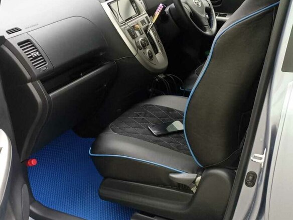 2010 Toyota Ractis I, серый, 1200000 рублей - вид 6
