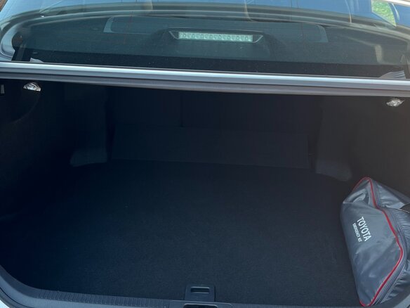 2019 Toyota Camry VIII (XV70), серебристый, 3250000 рублей - вид 8