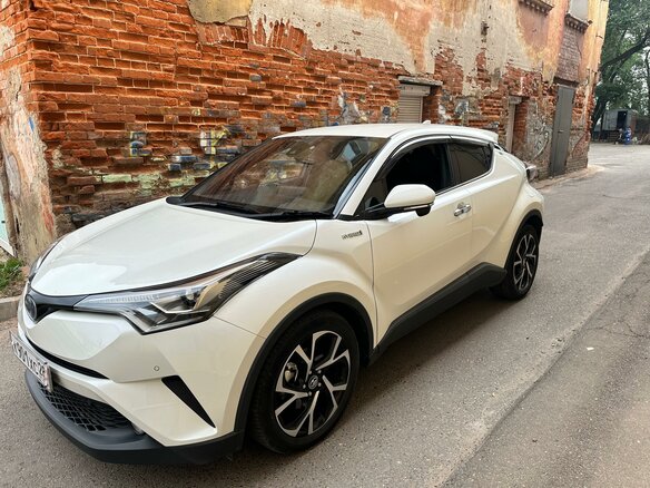 2018 Toyota C-HR I, белый, 2200000 рублей