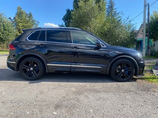 2018 Volkswagen Tiguan II, чёрный, 2550000 рублей, вид 3